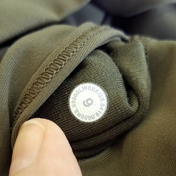 Lululemon Wunder Under Crop High-Rise Full-On Luxtreme 21" in Dark Olive size 6 - Picture 3 of 8
